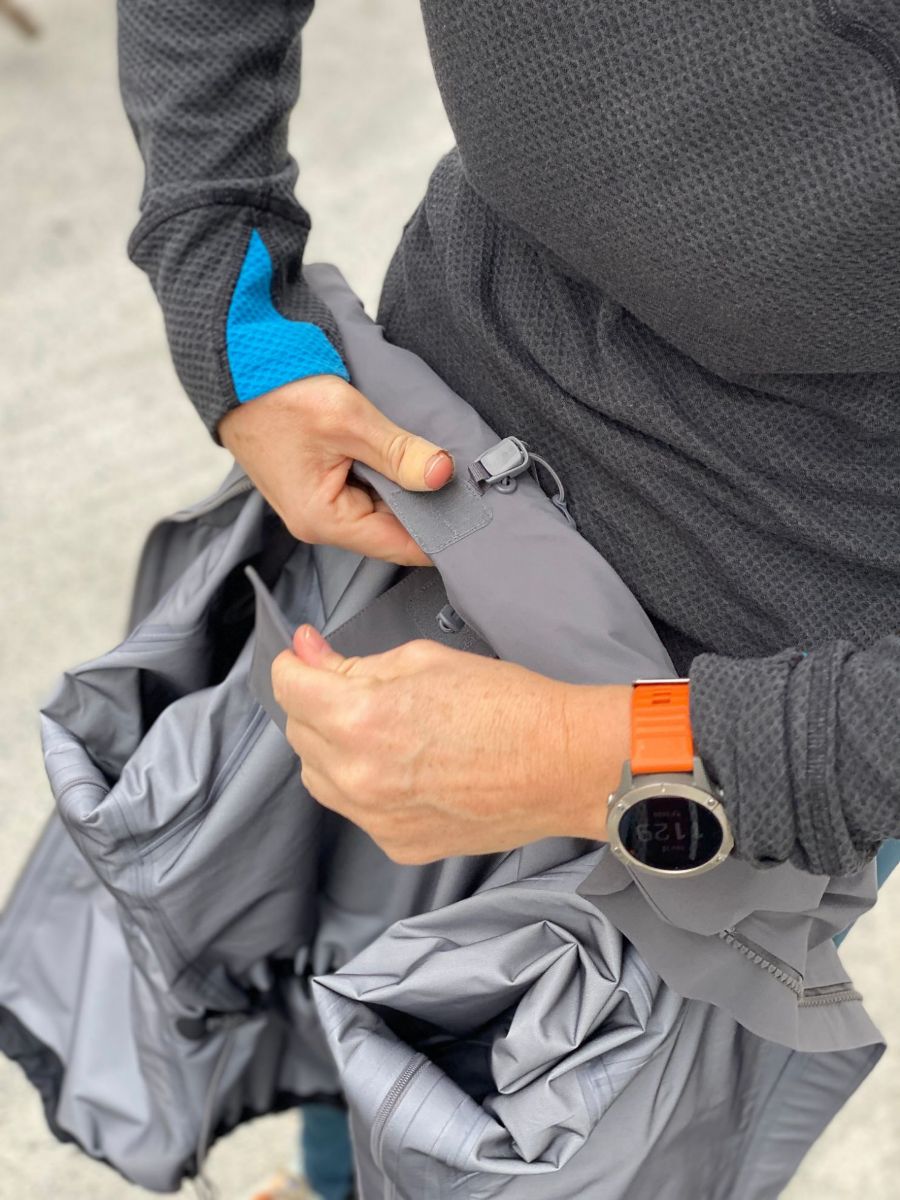 gråfarget, vanntett jakke til dame