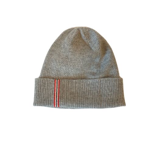 grå, ribbestrikket lue