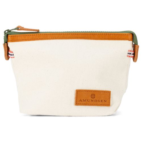 hvit toalettmappe med skinndetaljer