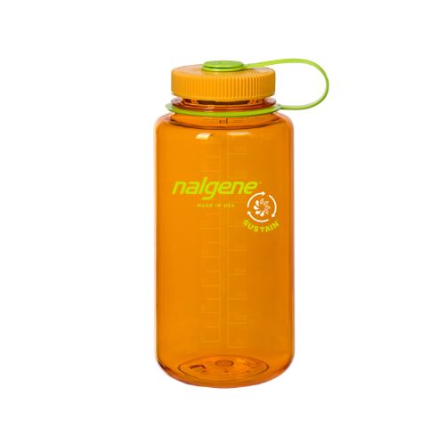 oransje, stor drikkeflaske med stor drikkeåpning. Skrukork henger på flasken