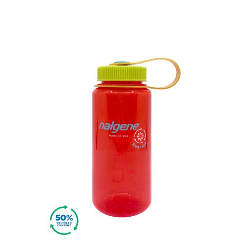 rød drikkeflaske som rommer 5 desiliter drikke. Stor drikkeåpning med skrukork