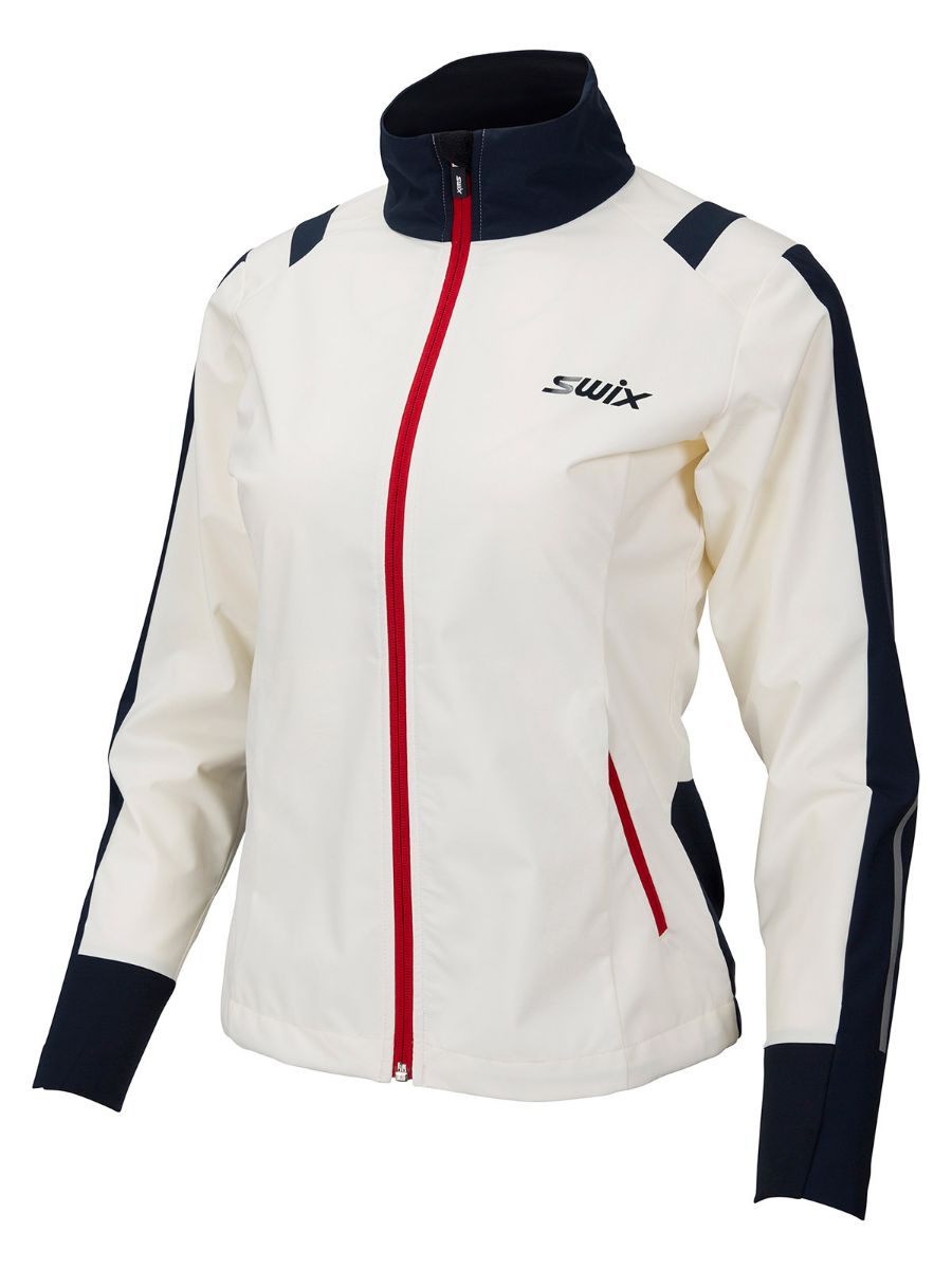 Infinity Jacket til dame fra Swix; en klassisk hvit skijakke til dame