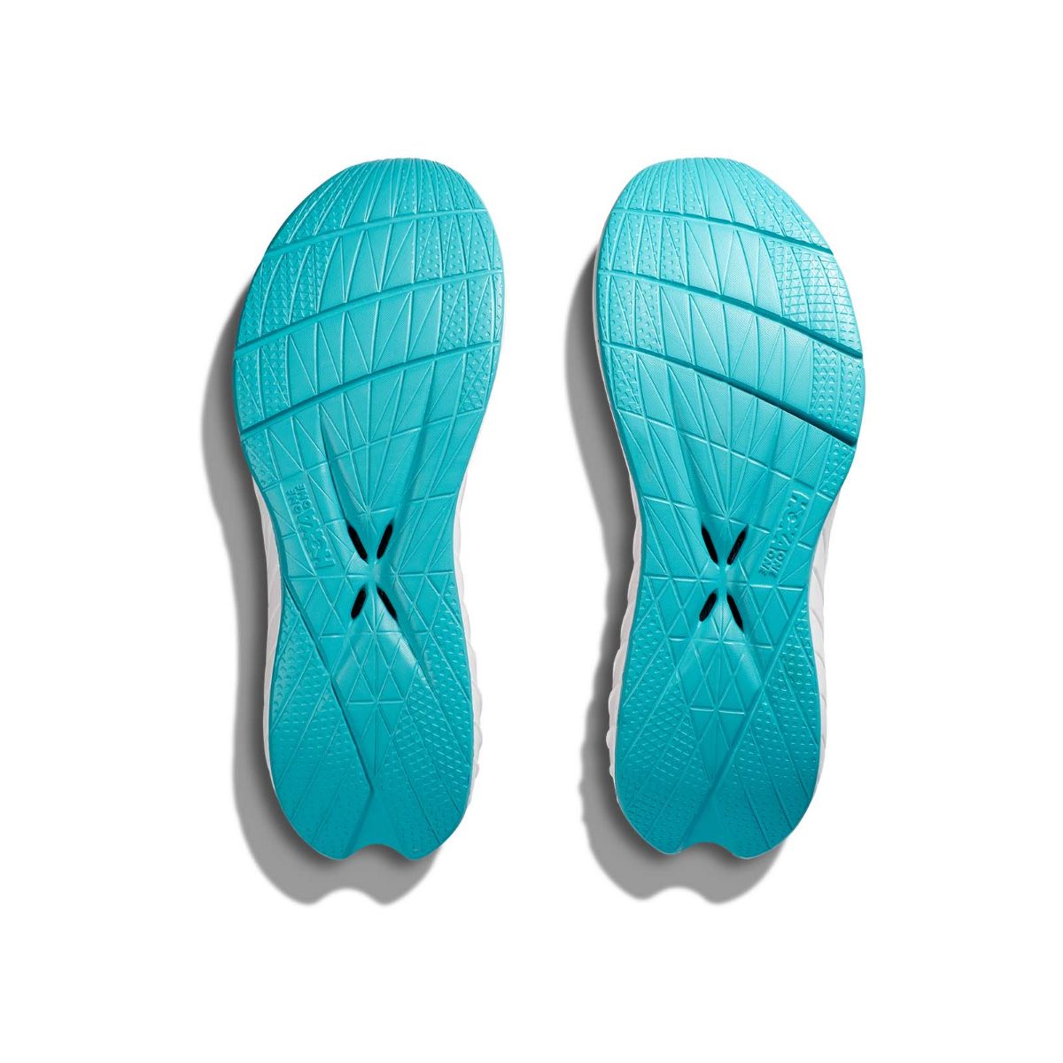 HOKA Carbon X 3 med karbonsåle. Løpesko til intervalltrening eller konkurranse på asfalt, bane eller tredemølle