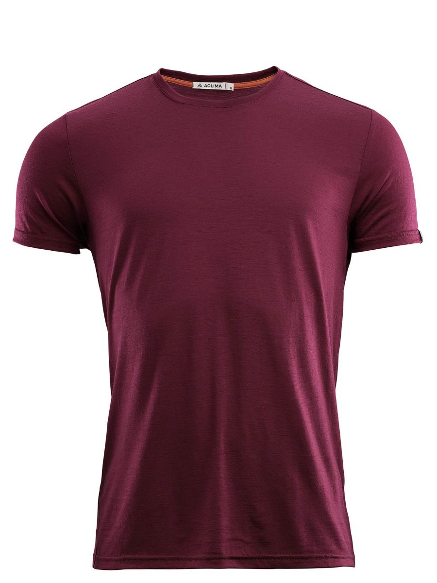 LightWool T-shirt er en myk og tynn t-skjorte  i merinoull til herre. 