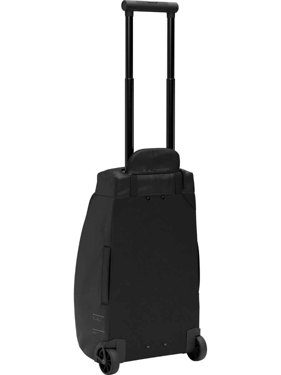 Db Hugger Roller Bag Carry On 40 L  i fargen Black Out - favoritten fra Db nå med hjul