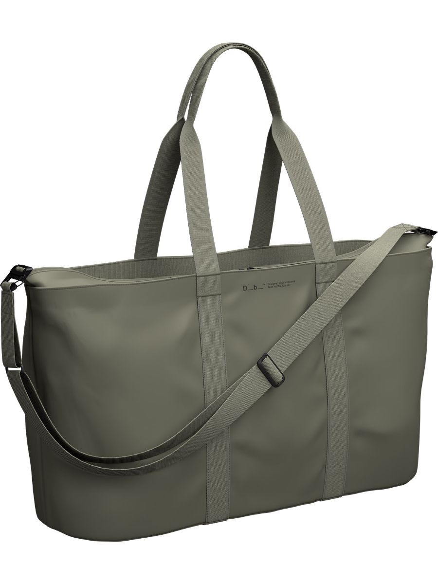 Db Essential Weekender Bag 40 L i fargen Moss Green. Veske/Bag fra Db