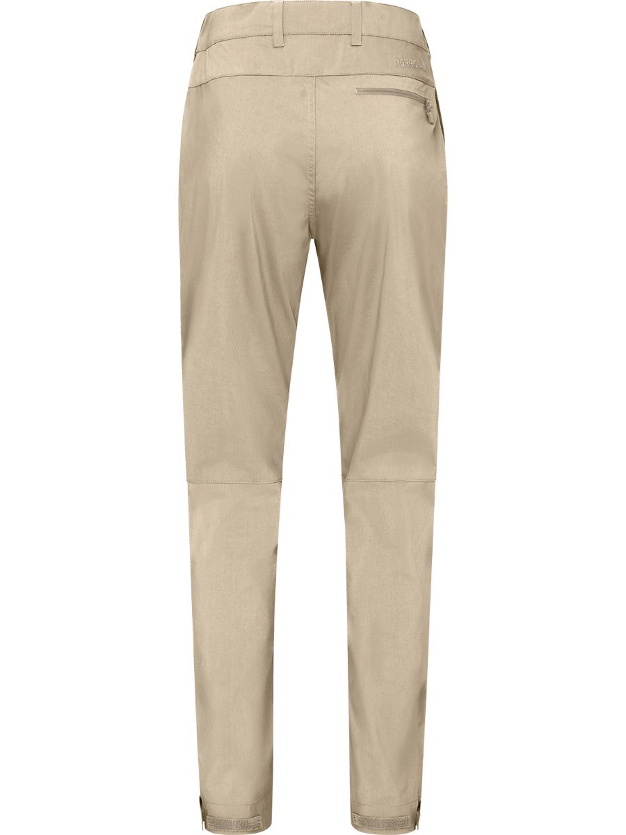 Norrøna Femund Light Cotton Pants W i fargen Pure Cashmere. En lett og bevegelig turbukse i bomull fra Norrøna
