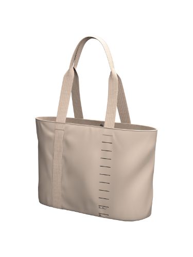 Vis detaljer for Essential Tote 20 L | Fogbow Beige Db Essential Tote Bag 20 L i fargen Fogbow Beige. Veske/Bag fra Db