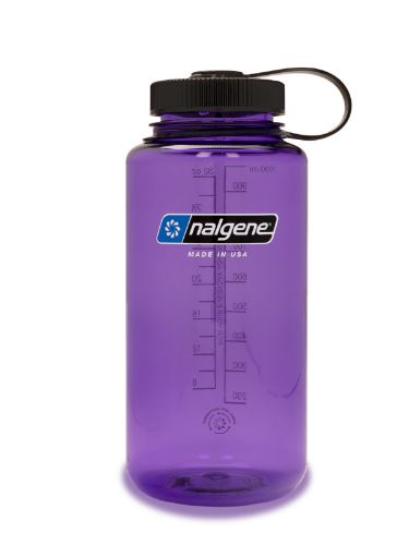 Lilla drikkeflaske som rommer 1 liter drikke. BPA-fri og laget av 50% resirkulert materiale	