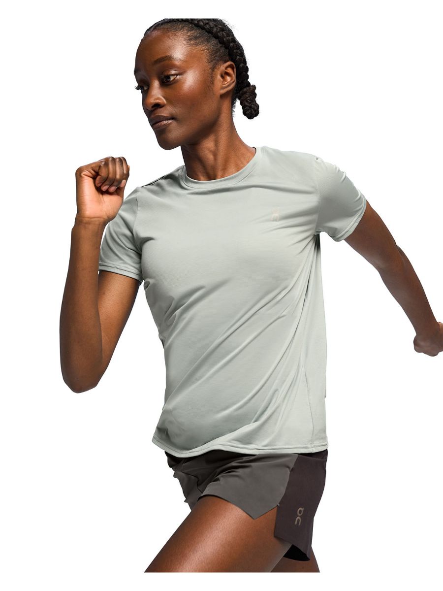 Core T W fra On. Klassisk trenings t-skjorte til dame, lett pustende og hurtigtørkende