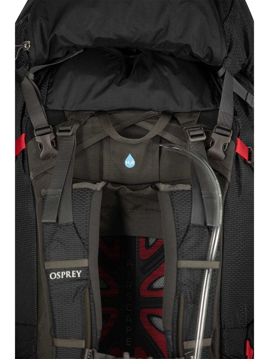Stor ryggsekk til herre fra Osprey. Komfortabel bæring med masse praktiske løsninger for lengre turer