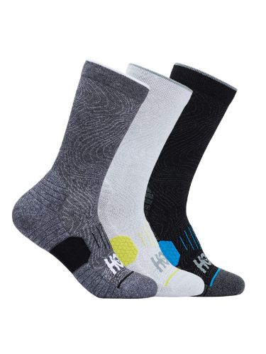 Løpesokk i Crew-høyde fra Hoka. Sokken gir ekstra hold rundt mellomfoten og over vrista, slik at den sitter godt på plass og hindrer friksjon gjennom økta.