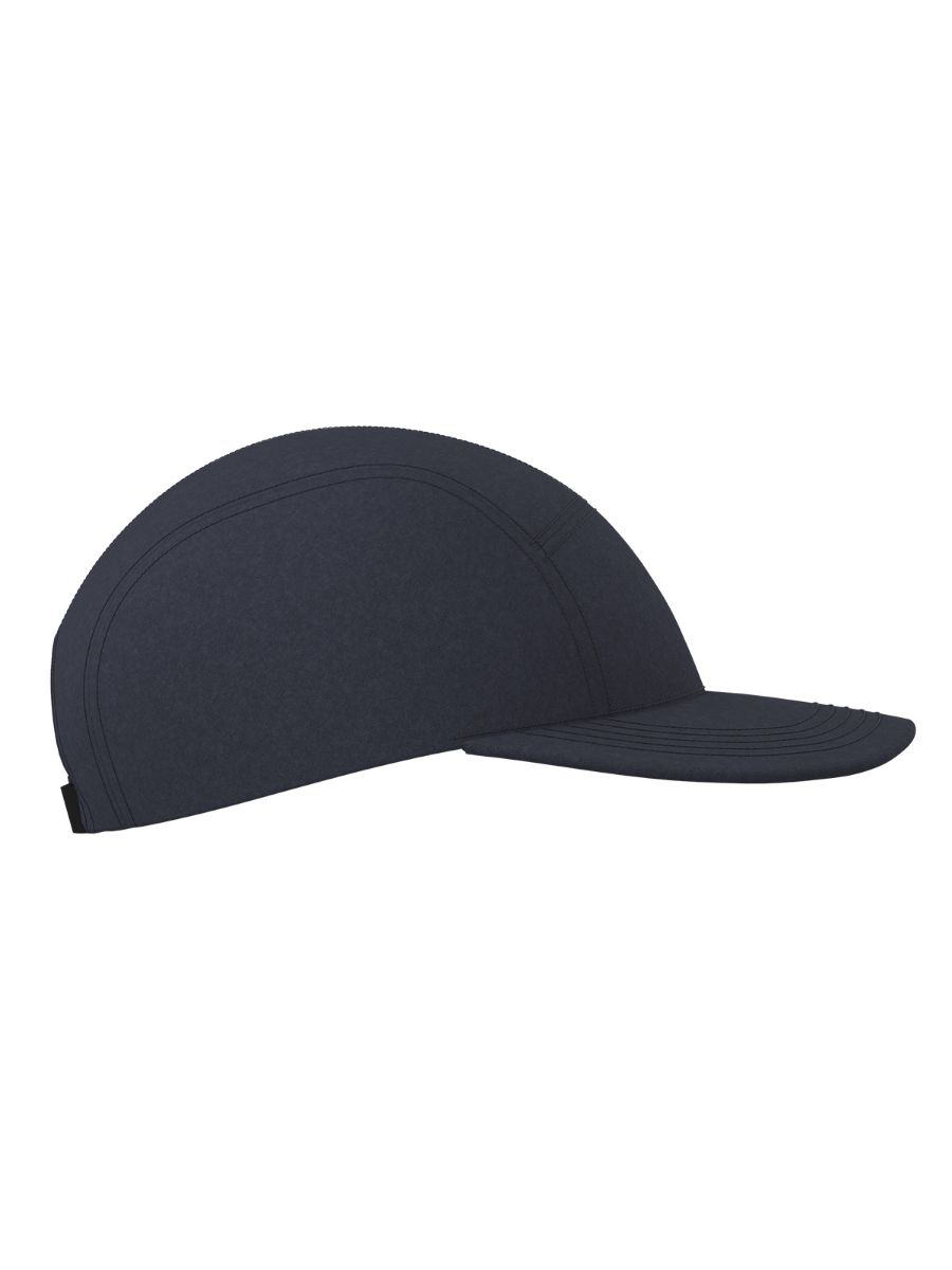 Klassisk caps fra Arcteryx i en god ullmiks. Calidum Panel Hat i fargen Black Sapphire