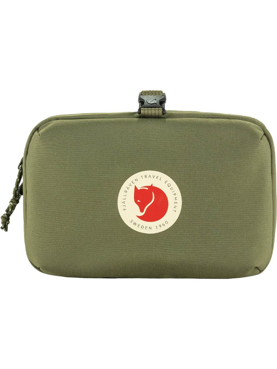 Färden Necessity Bag i fargen Green fra Fjällräven. En praktisk toalettmappe med volum på 3L