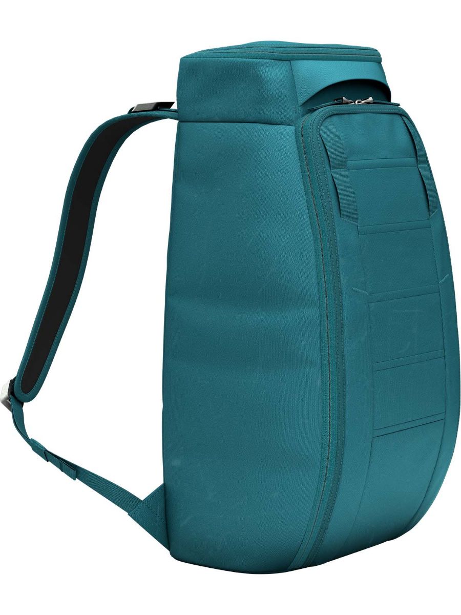 Hugger 25L fra Db i fargen Midnight Teal