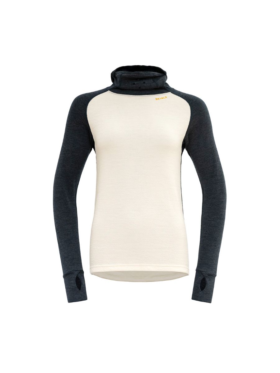 Ekstra varmt baseplagg med hette til dame fra Devold. Laget i merino og silke