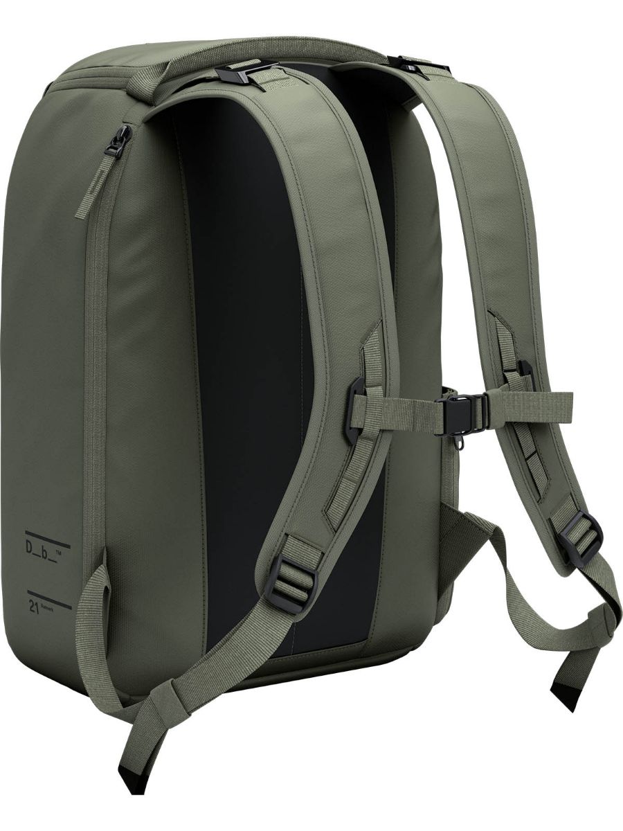 Ryggsekk fra Db som rommer 21L. Ramverk Backpack i fargen Moss Green