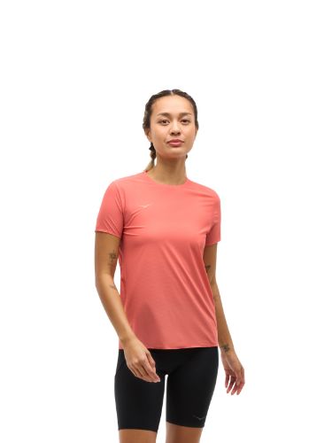 Lett, hurtigtørkende og komfortabel treningsoverdel til dame fra Hoka