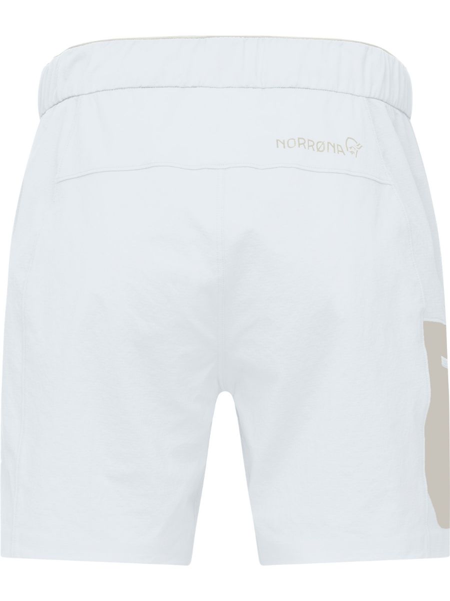 Lett og slitesterk turshorts til dame fra Norrøna i Snow White