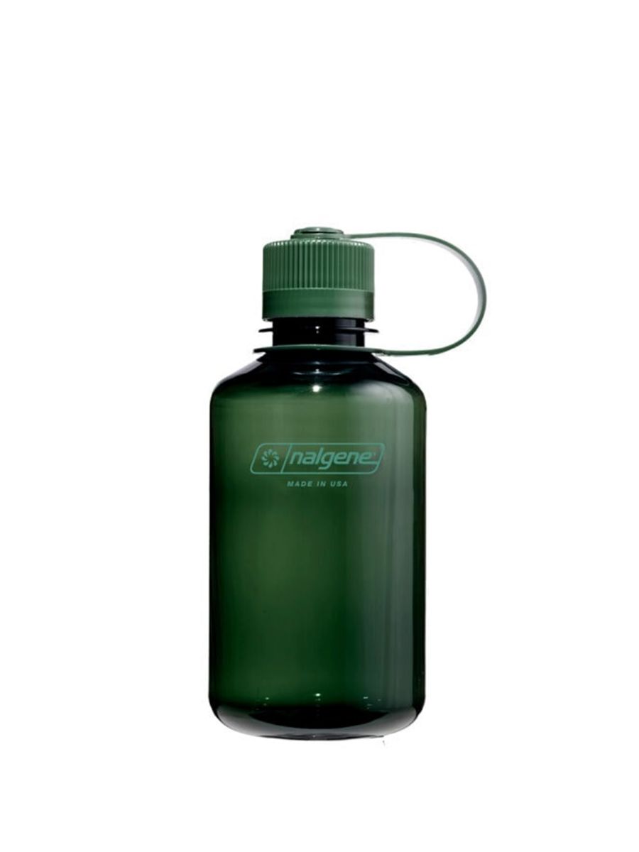 Drikkeflaske fra Nalgene som rommer 0.5l, med skrukort