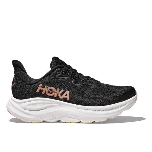 W Clifton 10 fra Hoka i fargen Black Rose Gold. En storfavoritt av en allsidig sko perfekt til jobb og fritid eller trening