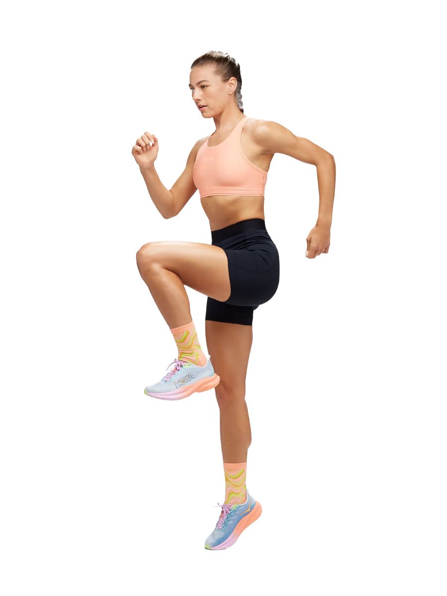 Lett trenings-shorts til dame fra Hoka, Novafly 6" Knit Short i fragen Black