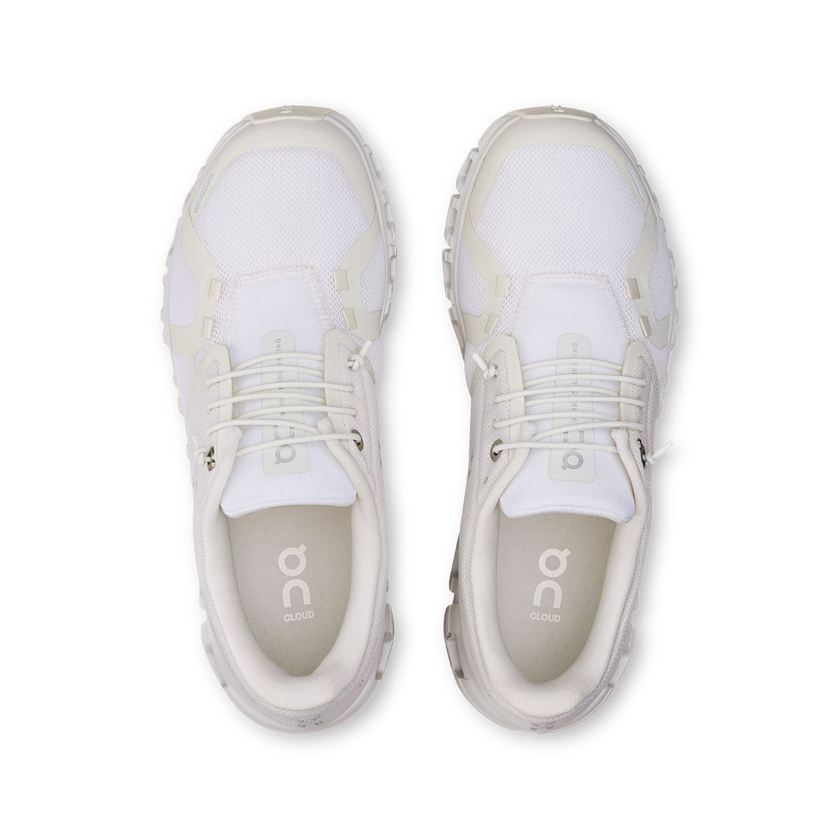 Lett og godt dempet sko fra On, Cloud 6 til dame i White and White