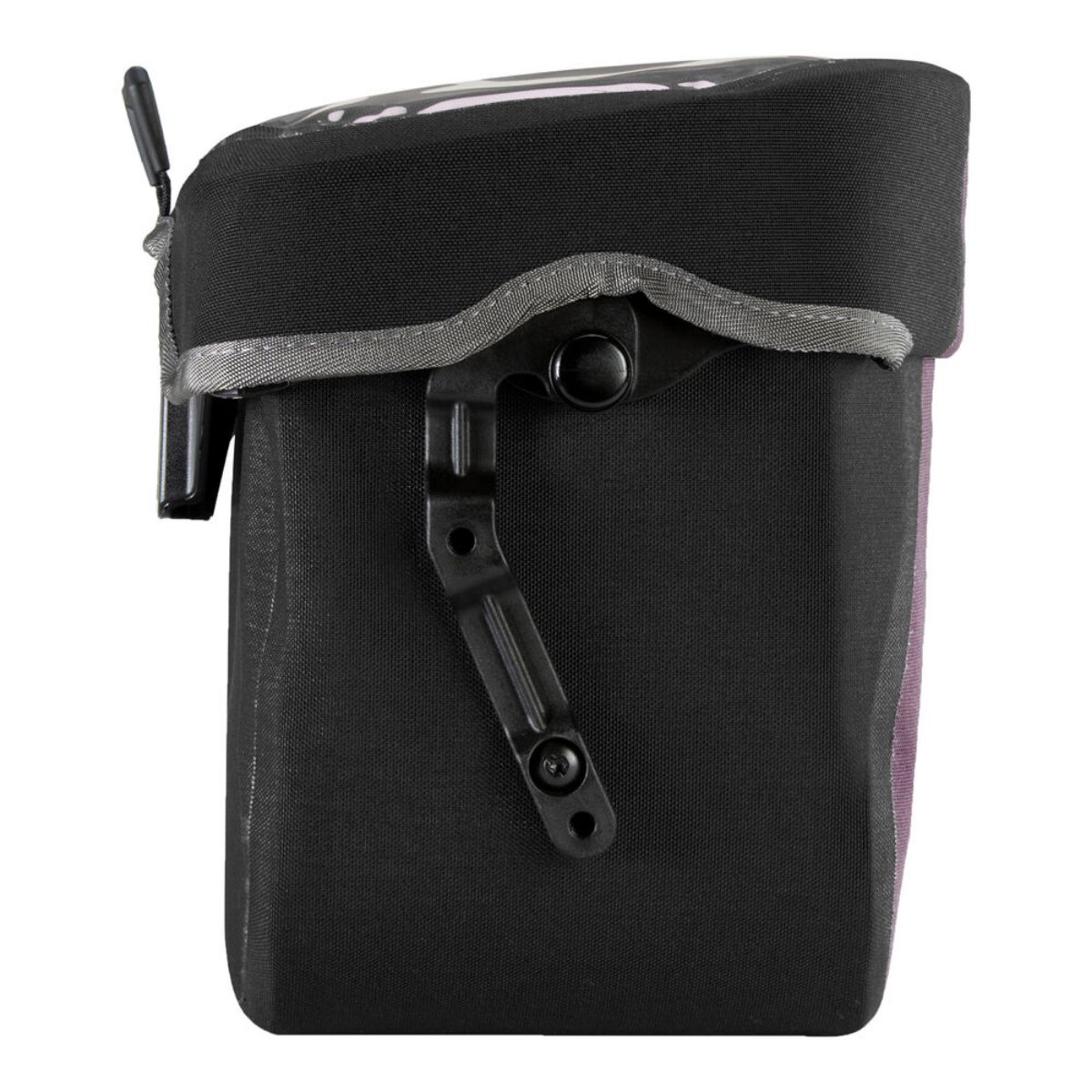 Ultimate Plus 6,5L fra Ortlieb styreveske til sykkelen med magnetisk lokklukking. Den rommer det mest nødvendige du trenger enkel tilgang til på sykkelen. Styrevesken har et PU-belagt Cordura-stoff, som gjør den både slitesterk og vannavstøtende