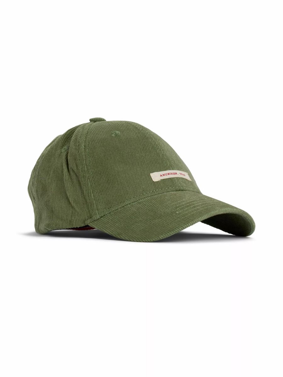 Caps i kordfløyel fra Amundsen i bomull med logo i front, fargen Olive Ash