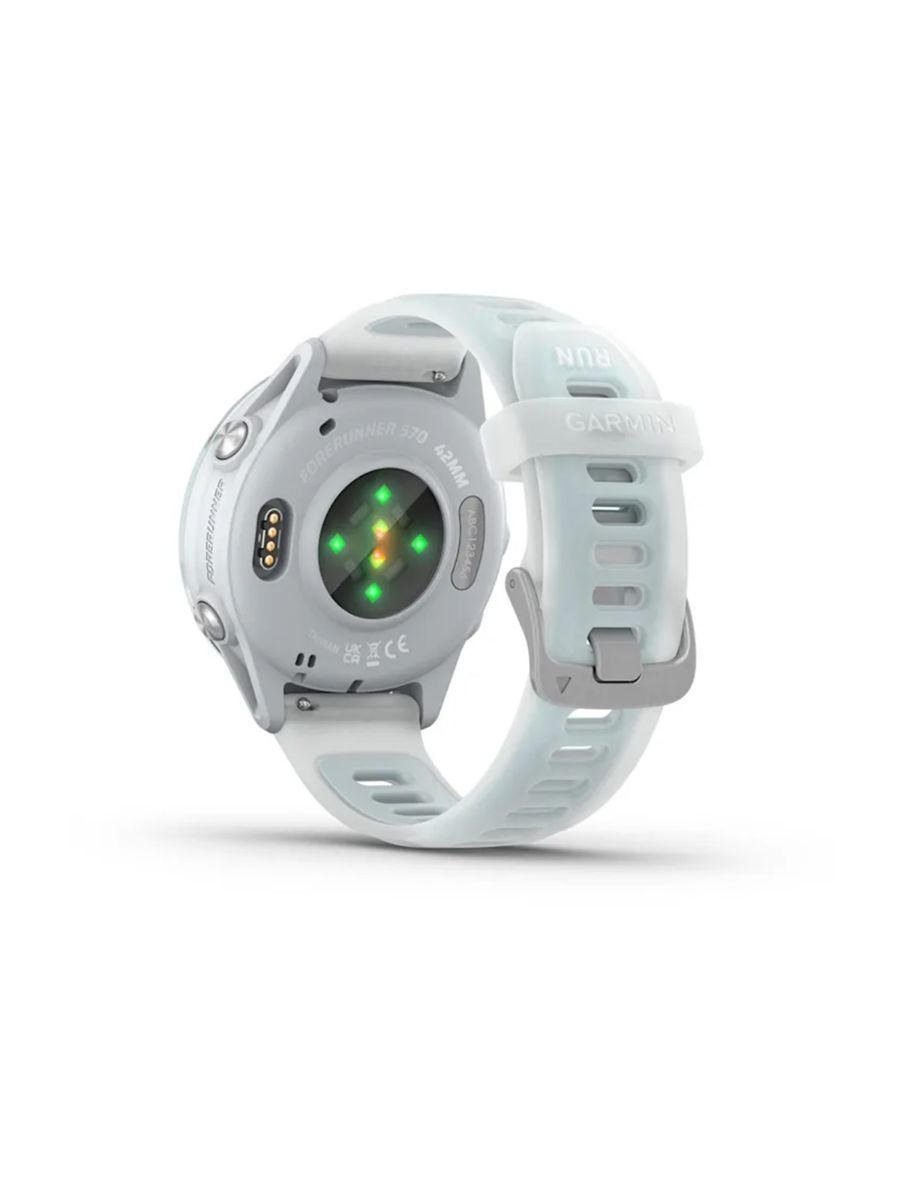 Forerunner 570 fra Garmin til dame og herre i størrelse 42mm i fargen Whitestone Cloud Blue