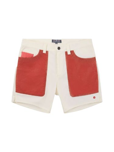 Lekker og tidløs shorts til herre fra Amundsen i fargen Offwhite Terra Red