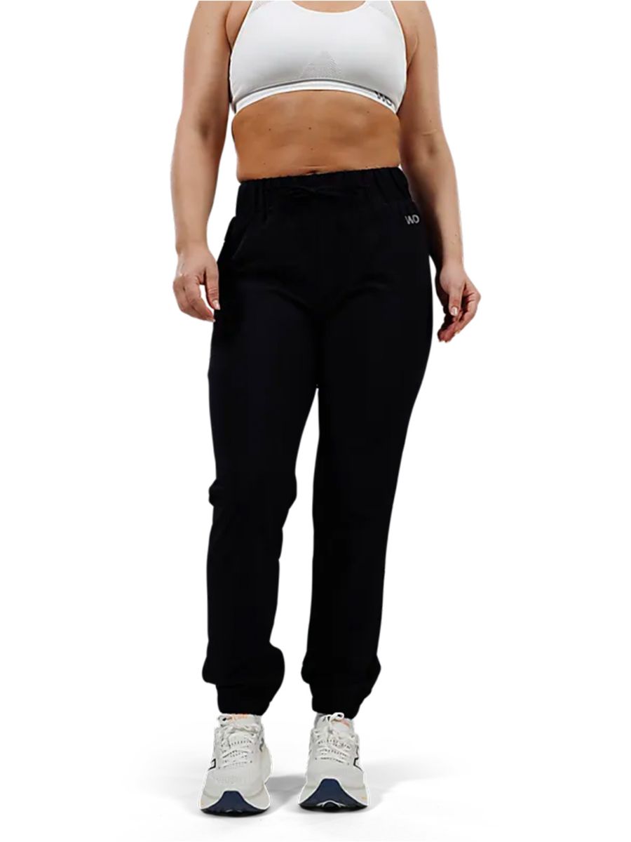 Joggebukse til dame fra Workout i fargen Black med strikk i livet og god bevegelsesmulighet