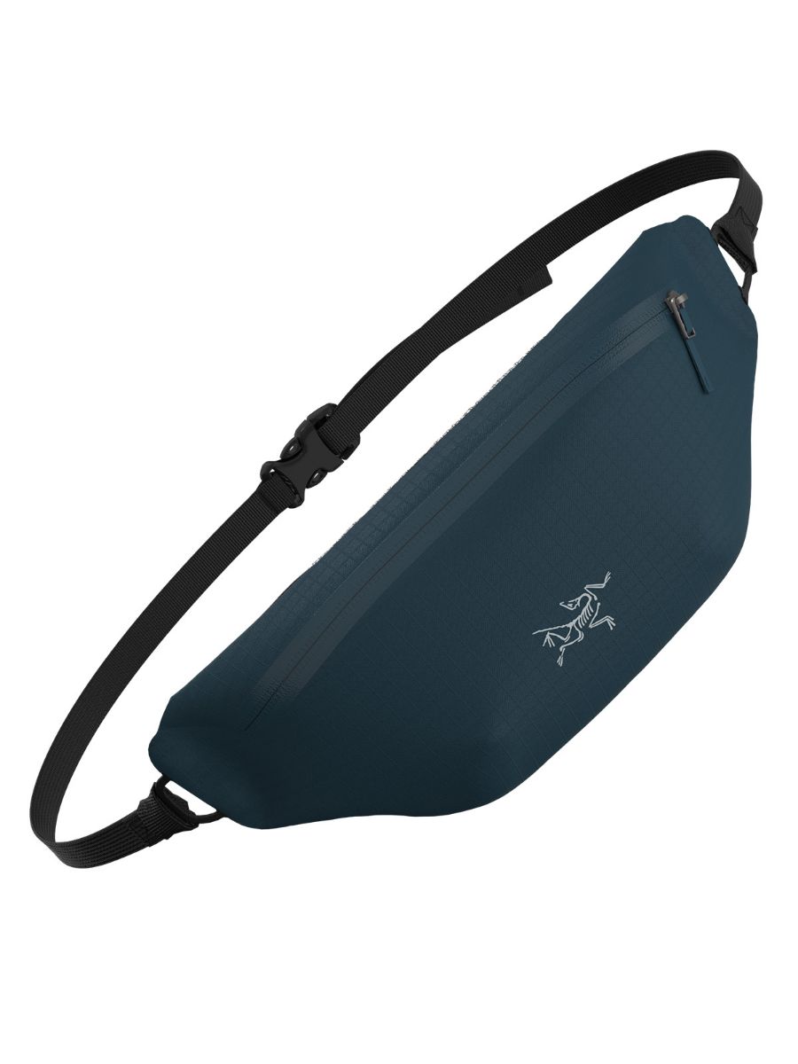 Praktisk veske fra Arcteryx i fargen Nightscape