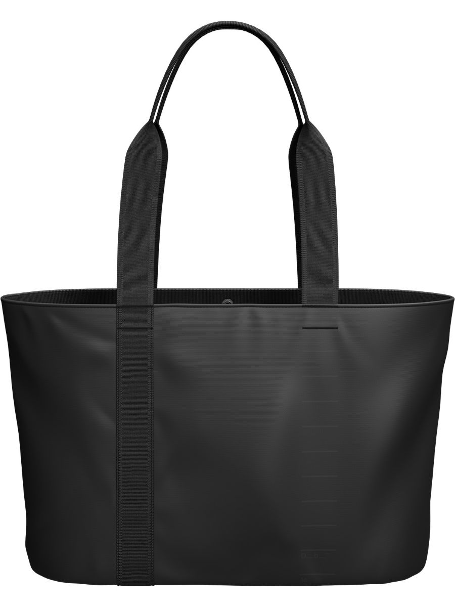 Tote bag fra Db i fargen Black Out som rommer 16L