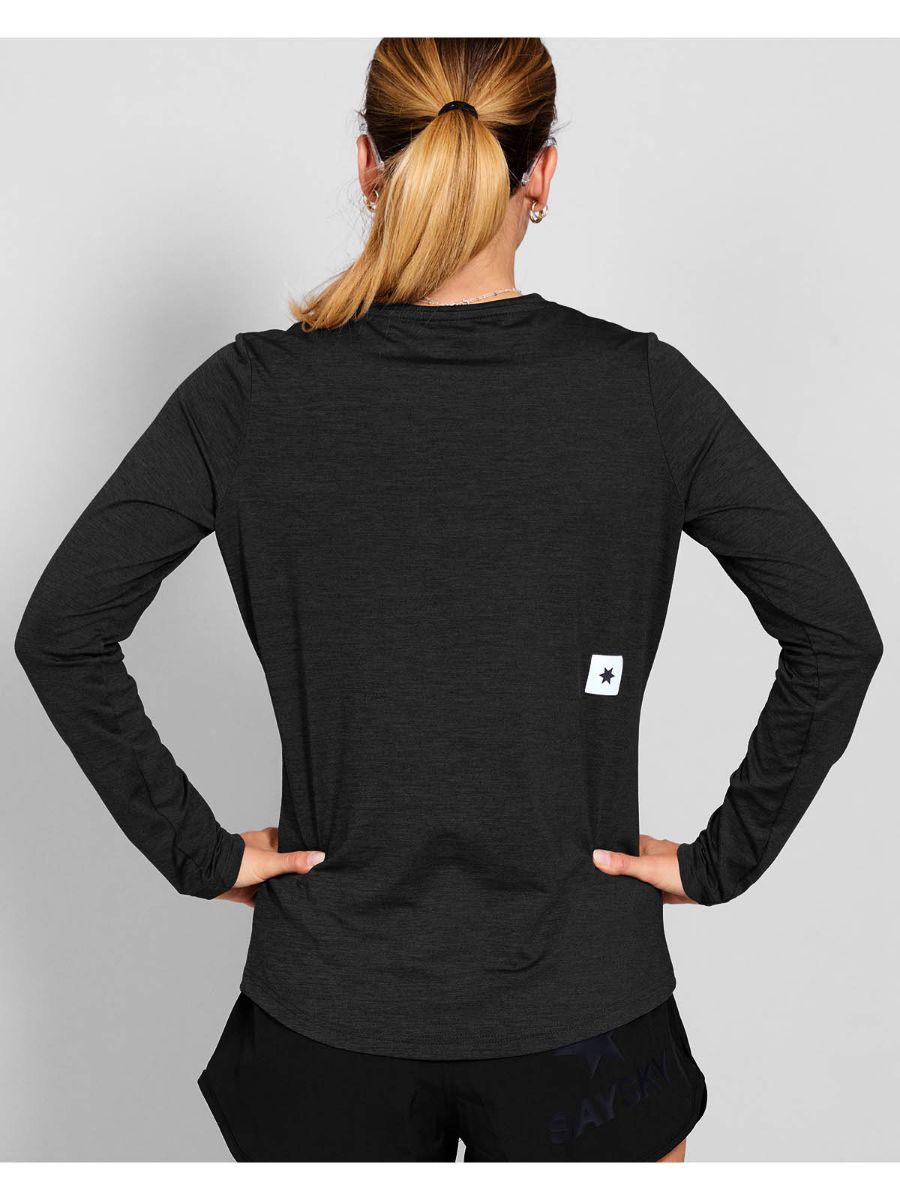 SaySky W Clean Pace Long Sleeve treningsgenser til dame. Tynn, langermet løpetrøye til dame fra SaySky