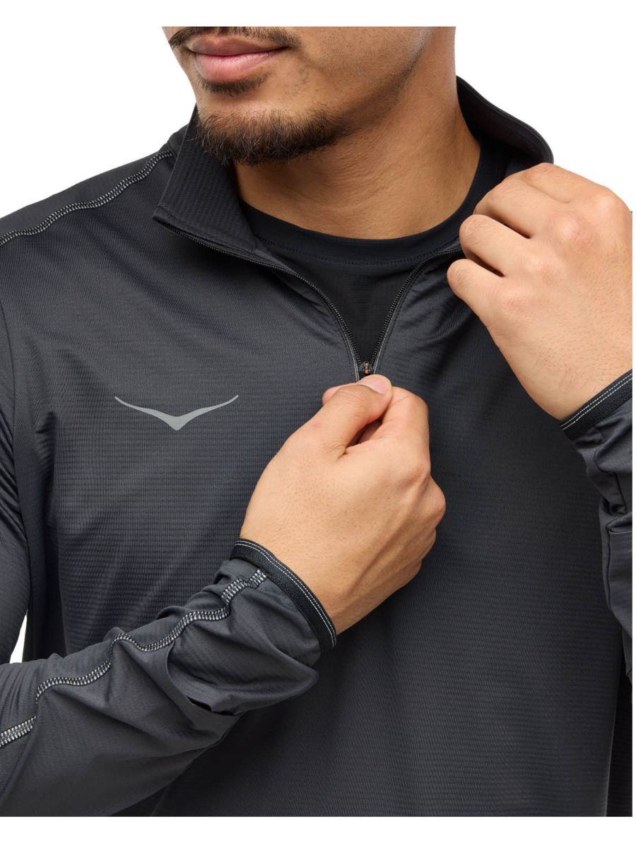 Treningsgenser til herre fra Hoka med quarter zip i farge Black