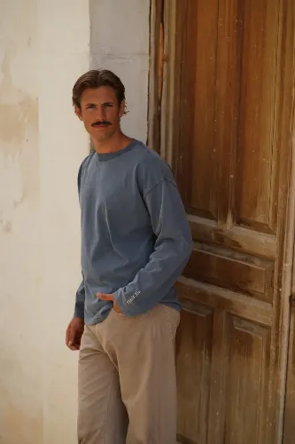 Pre Aprés Washed Boxy Long Sleeve i fargen Blue Sea. Tynn long sleeve fra Pre Après