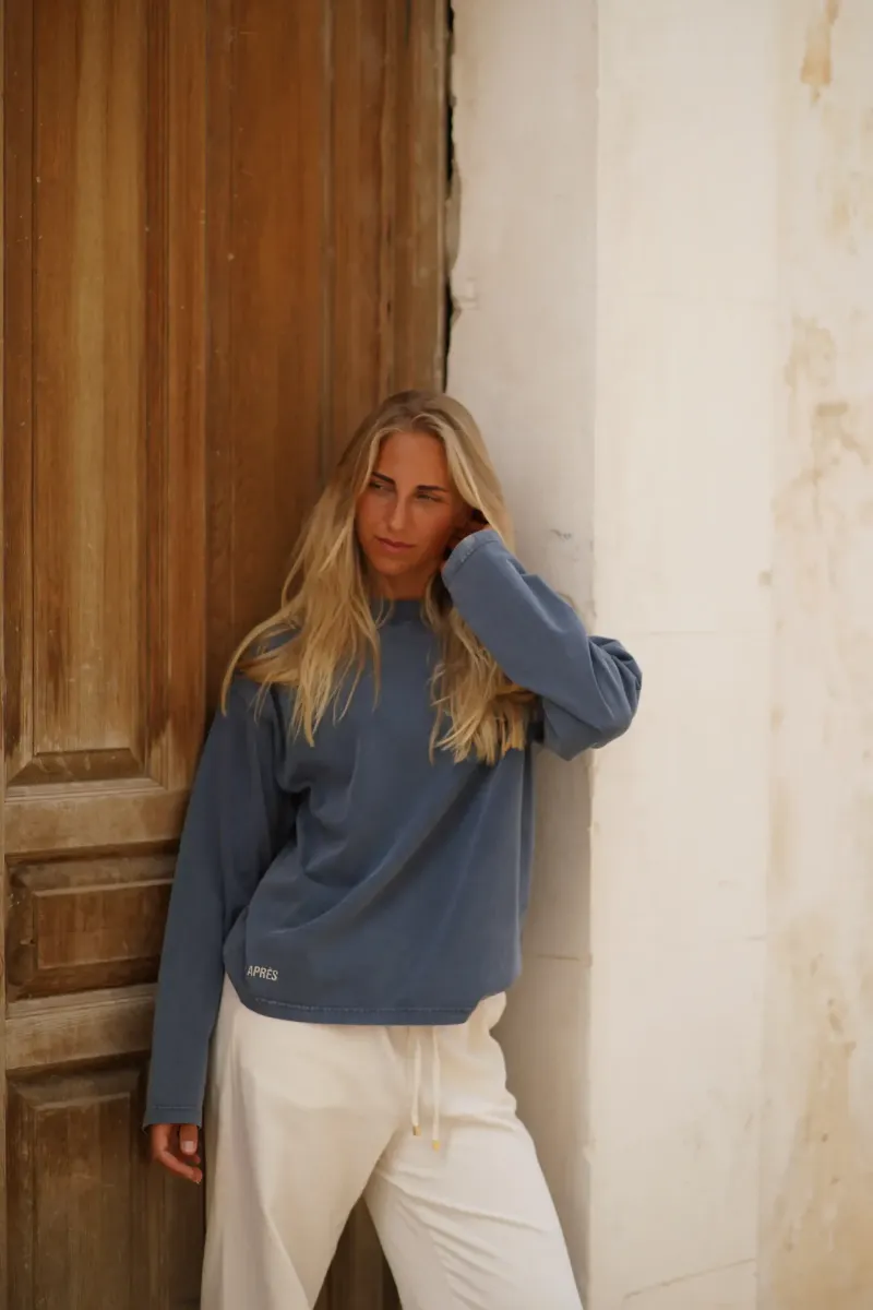 Pre Aprés Washed Boxy Long Sleeve i fargen Blue Sea. Tynn long sleeve fra Pre Après