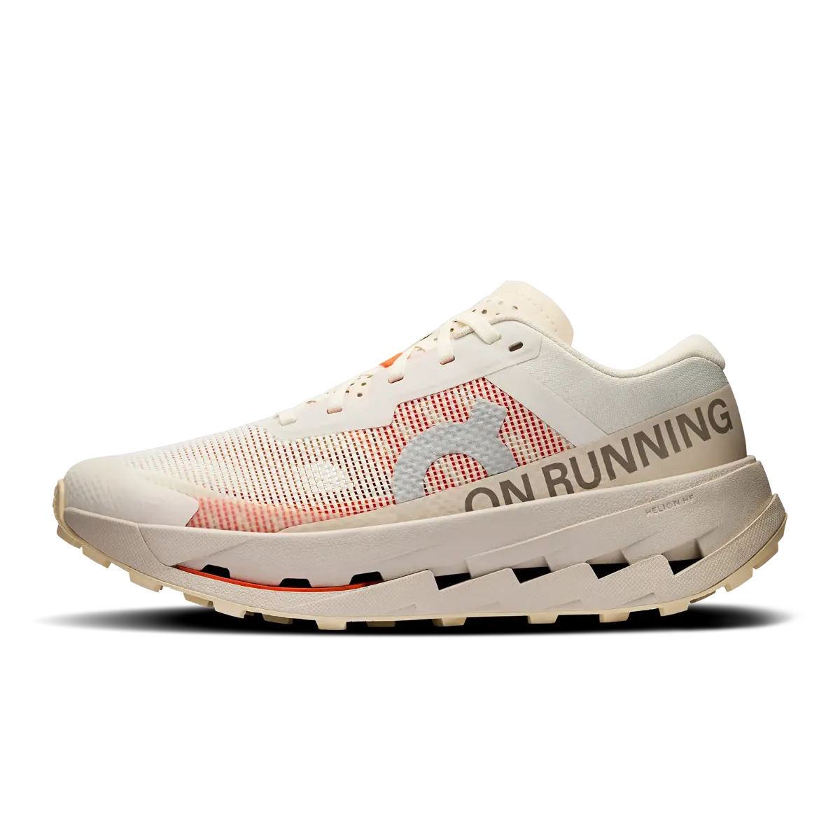 On Cloudultra 3 i fargen Ivory Pearl til dame. Terrengløpesko til dame