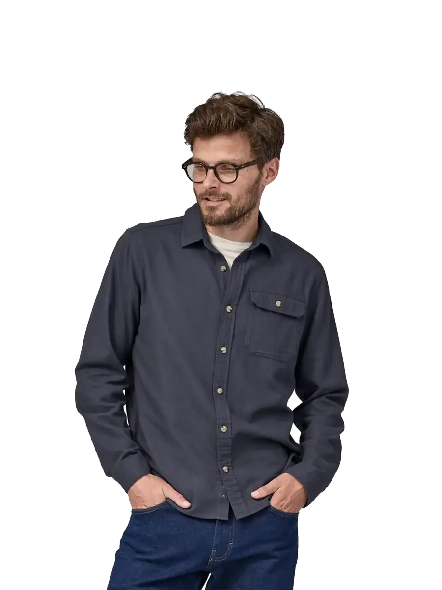 Patagonia M's LS LW Fjord Flannel Shirt i fargen Smolder Blue. Patagonia skjorte til herre