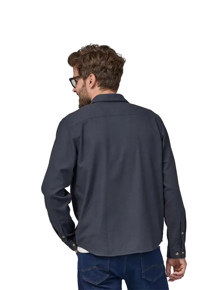 Patagonia M's LS LW Fjord Flannel Shirt i fargen Smolder Blue. Patagonia skjorte til herre