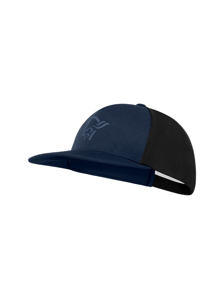Caps fra Norrøna med snap back i fargen Indigo Night
