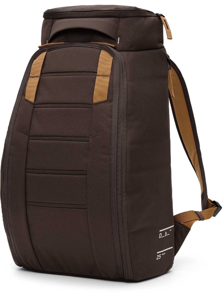 Hugger Backpack fra Db i fargen Espresso som rommer 25L
