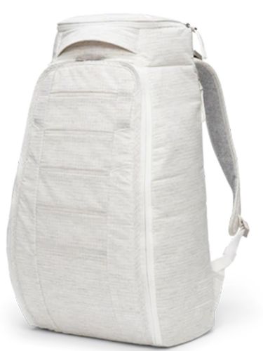 Hugger Backpack fra Db som rommer 30L i Clean Slate