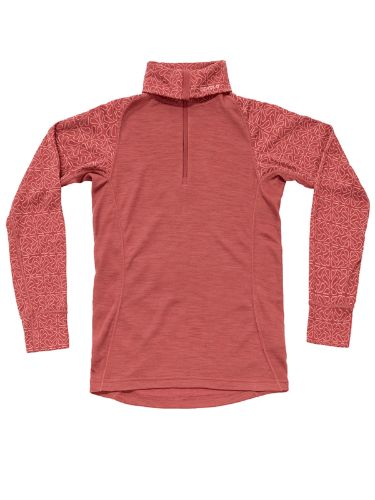 Tynn og komfortabel ulltrøye til dame fra Devold i fargen Marsala