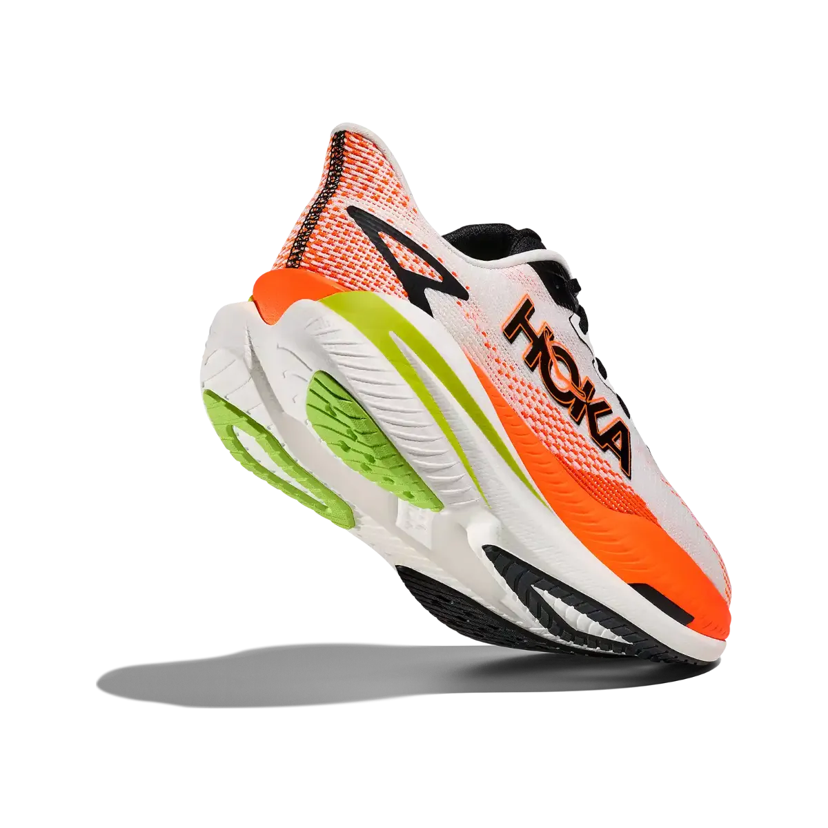 Hoka M Mach 3 i fargen White Neon Tangerine. Løpesko til herre fra Hoka