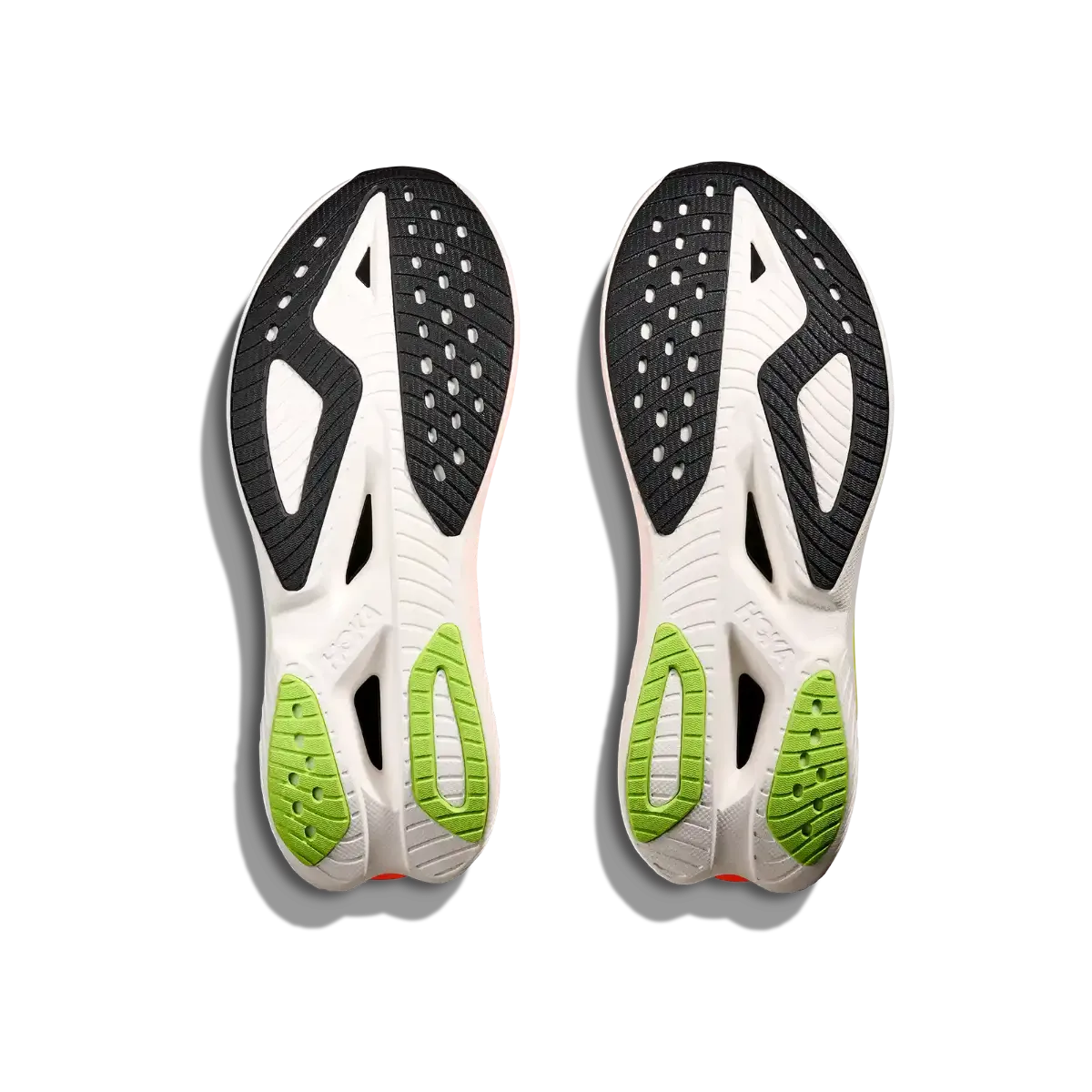 Hoka M Mach 3 i fargen White Neon Tangerine. Løpesko til herre fra Hoka