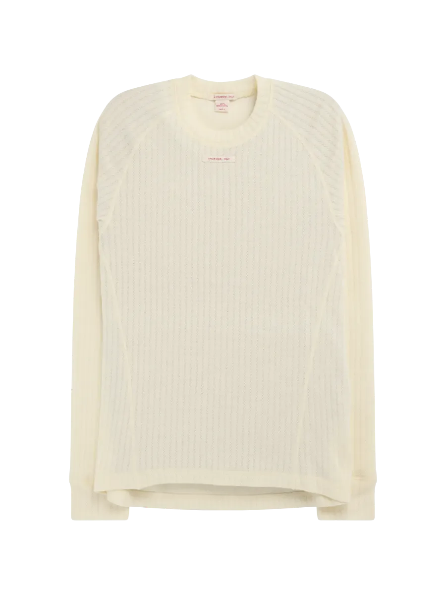 Amundsen Hero's Hide Crew Neck Mens i fargen Natural med en liten Amundsen Logo. Ulltrøye fra Amundsen til herre