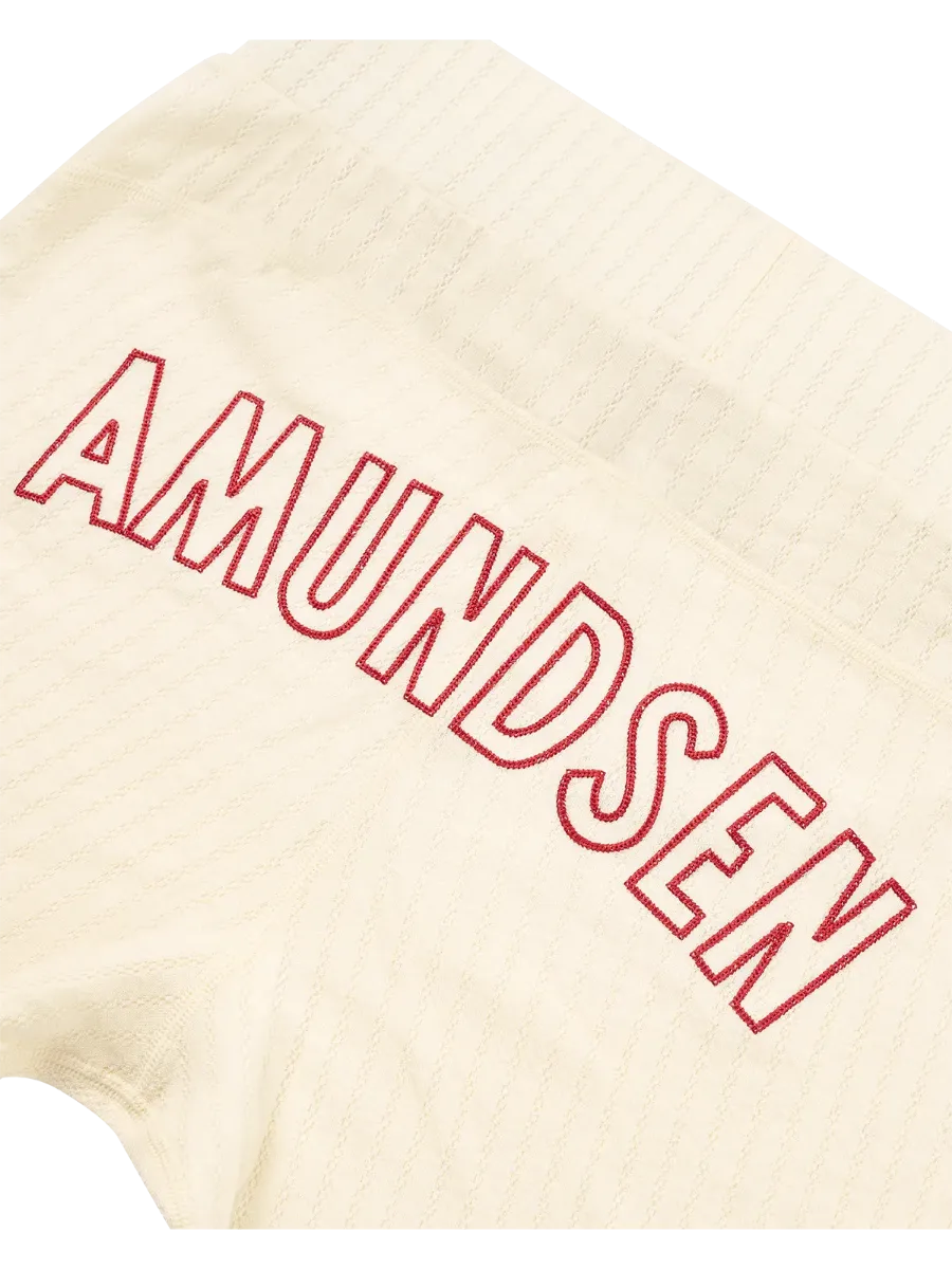 Amundsen Hero's Hide Long Janes i fargen Natural med en stor Amundsen Logo på rumpa. Ullongs fra Amundsen til dame med logo