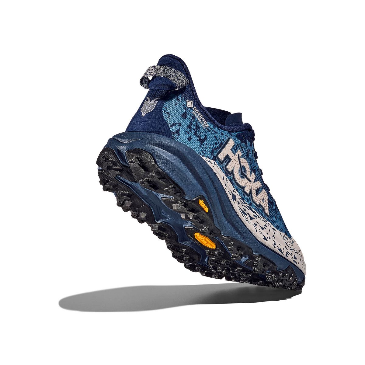 Terrengsko til dame fra Hoka i fargen Midnight Blue Alpine Blue. Gore-Tex membran som beskytter